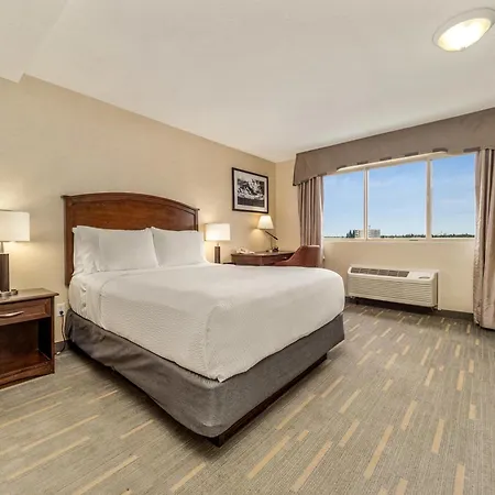 Holiday Inn Lethbridge By Ihg Exterior photo