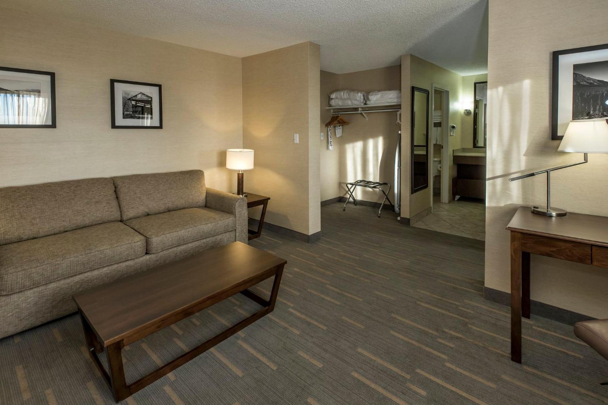 Hotel By Ihg 3*