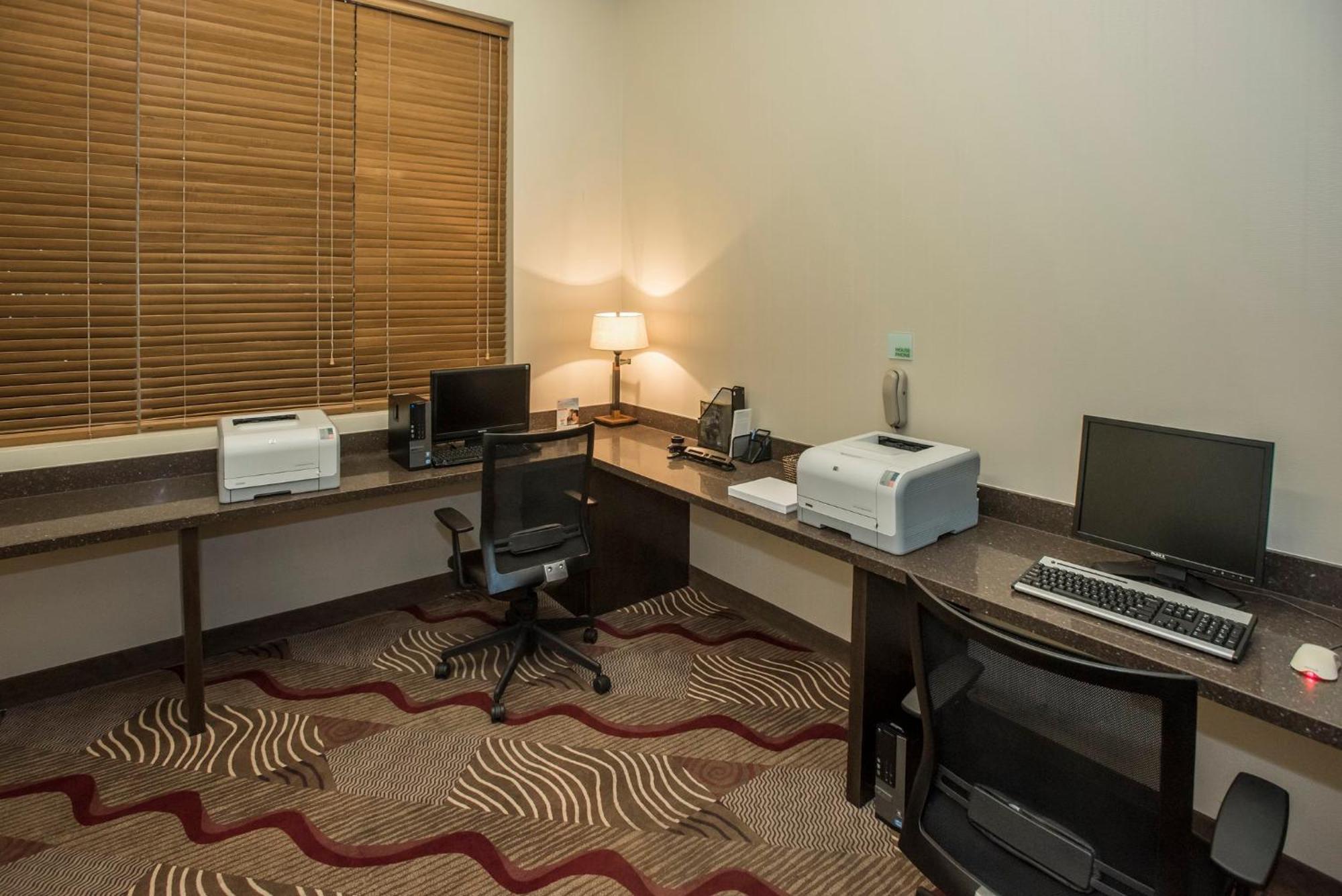 Hotel By Ihg Lethbridge